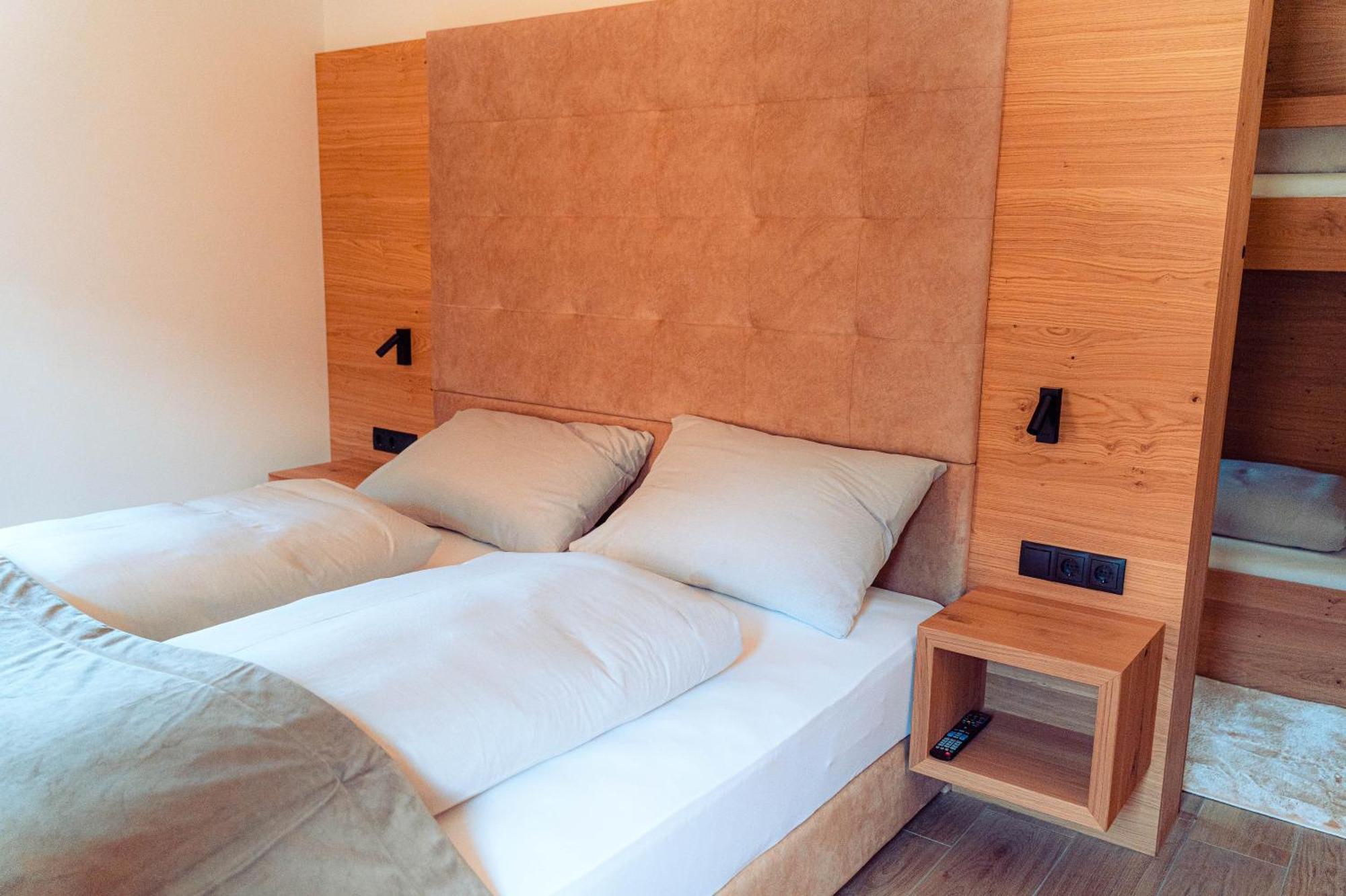 Apartments, Guest House & Historic Chalet Neuhaus San Sigismondo Luaran gambar